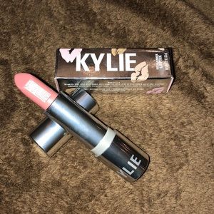 KYLIE “INFATUATION” lipstick butter